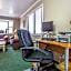 Econo Lodge Inn & Suites Logan
