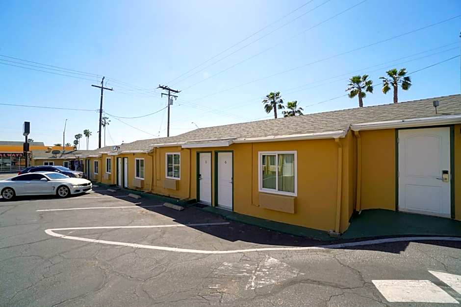 SIGNAL HILL MOTEL BEACH MOTEL