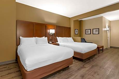 Queen Suite with Two Queen Beds - Non-Smoking