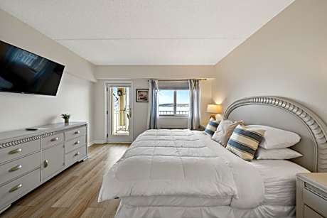 King Room with Sofa Bed - Lake View