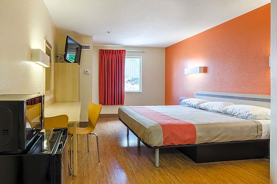 Motel 6-Bristol, VA