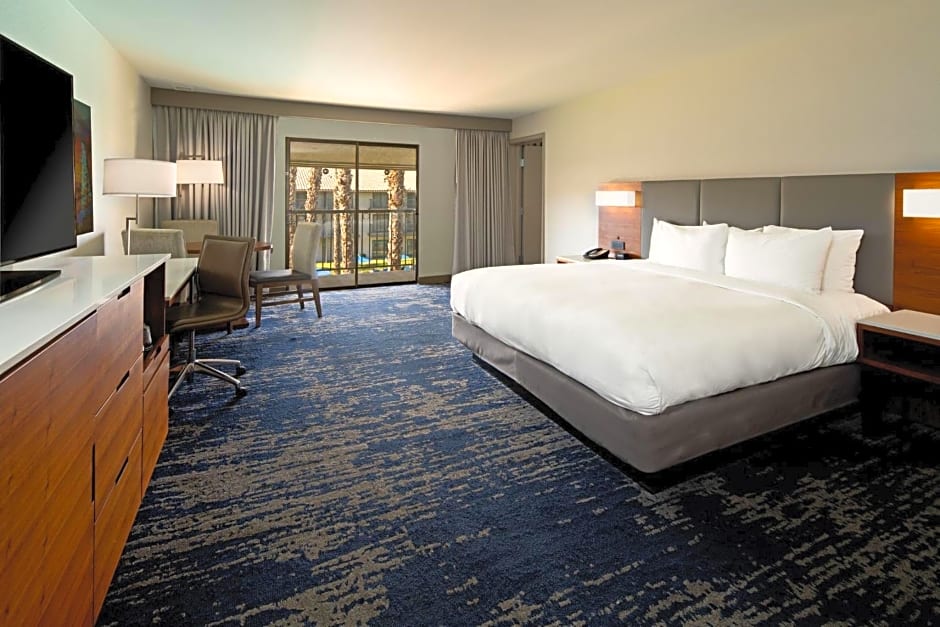 doubletree hotel bakersfield