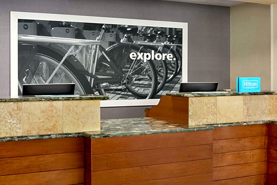 Hampton Inn By Hilton & Suites Greenville-Downtown-Riverplace