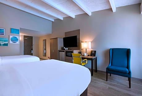 Queen Room with Two Queen Beds - Second Floor/Non-Smoking
