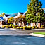 HomeTowne Studios by Red Roof East Lansing - Okemos