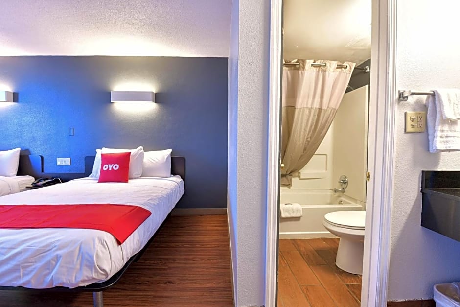 OYO Hotel Valdosta GA I-75