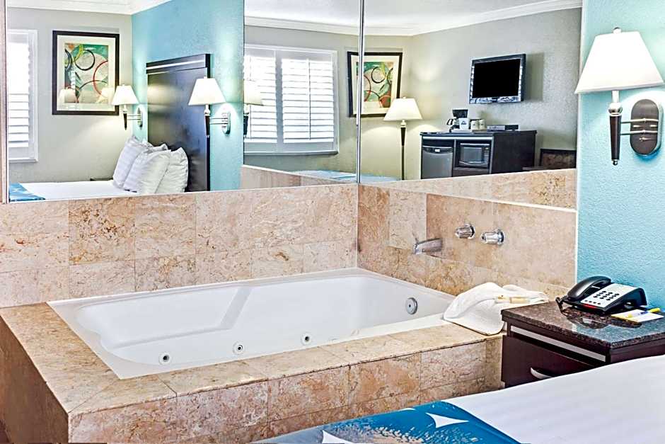 Cabana Inn & Suites