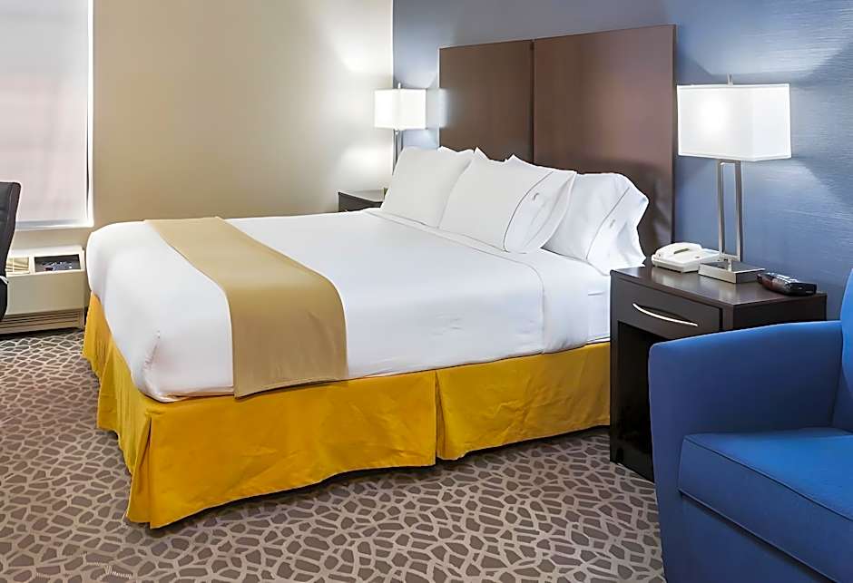 Holiday Inn Express & Suites Burlington - Mount Holly