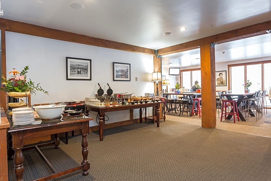 Silver Baron Lodge
