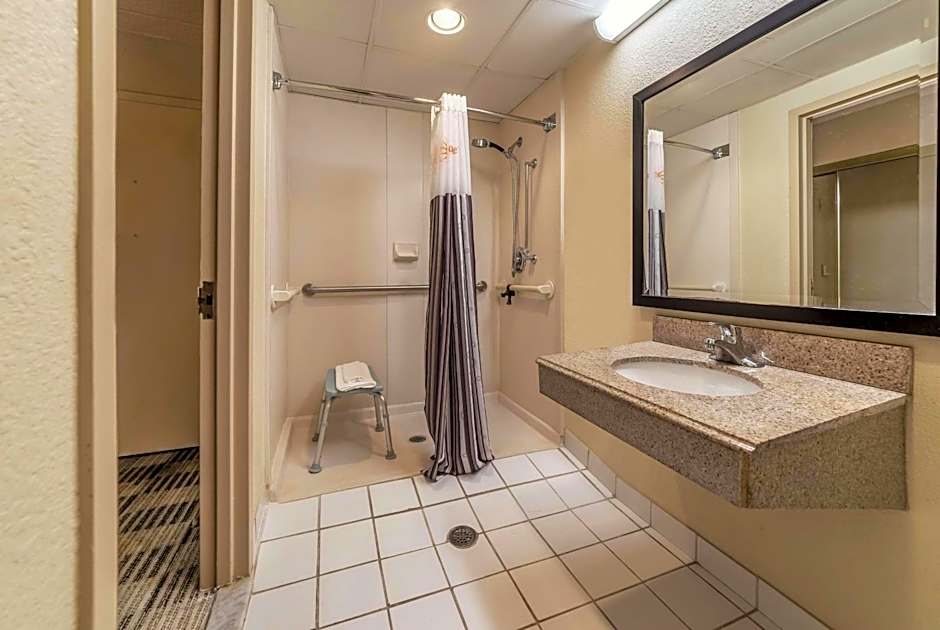 Ramada by Wyndham Fairfield NJ