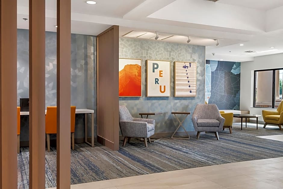 Holiday Inn Express Peru-Lasalle Area