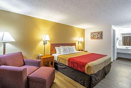 1 King Bed, Nonsmoking