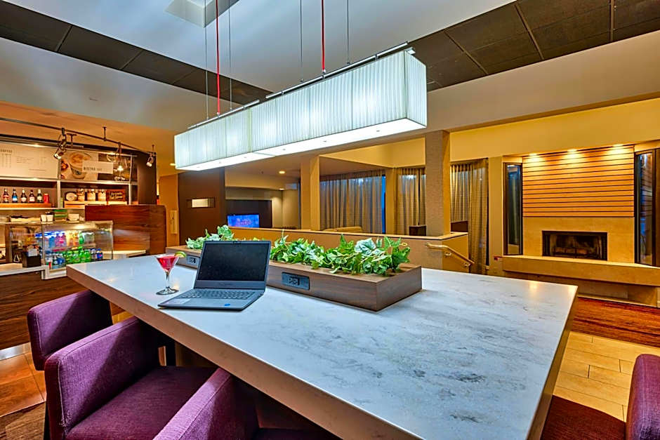 Courtyard by Marriott Hampton Coliseum Central