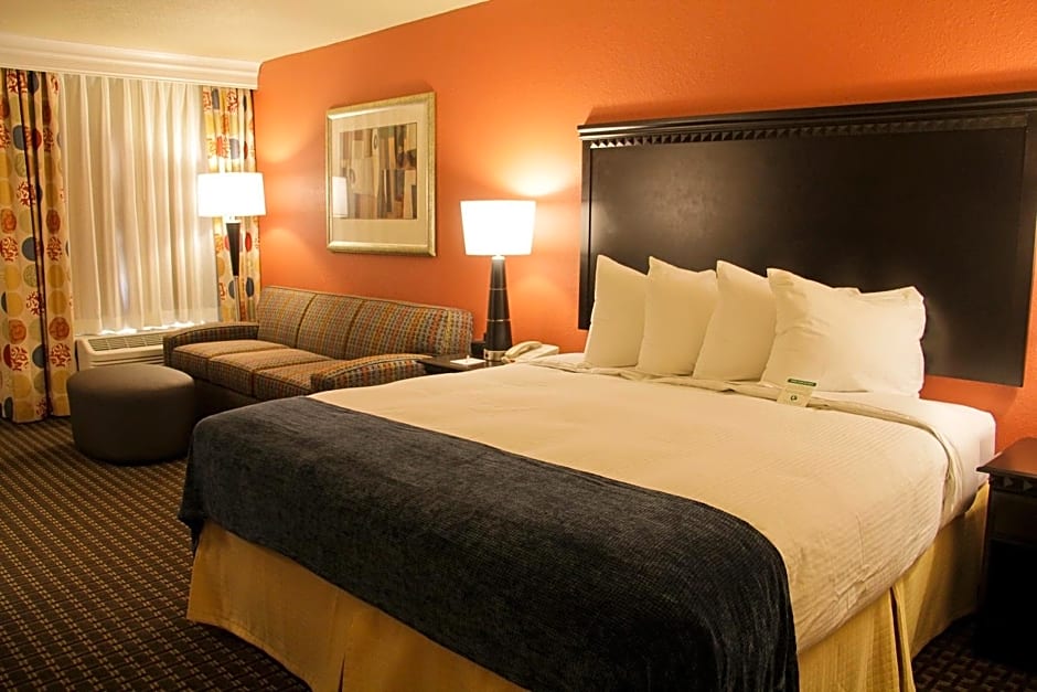 Decatur Conference Center And Hotel