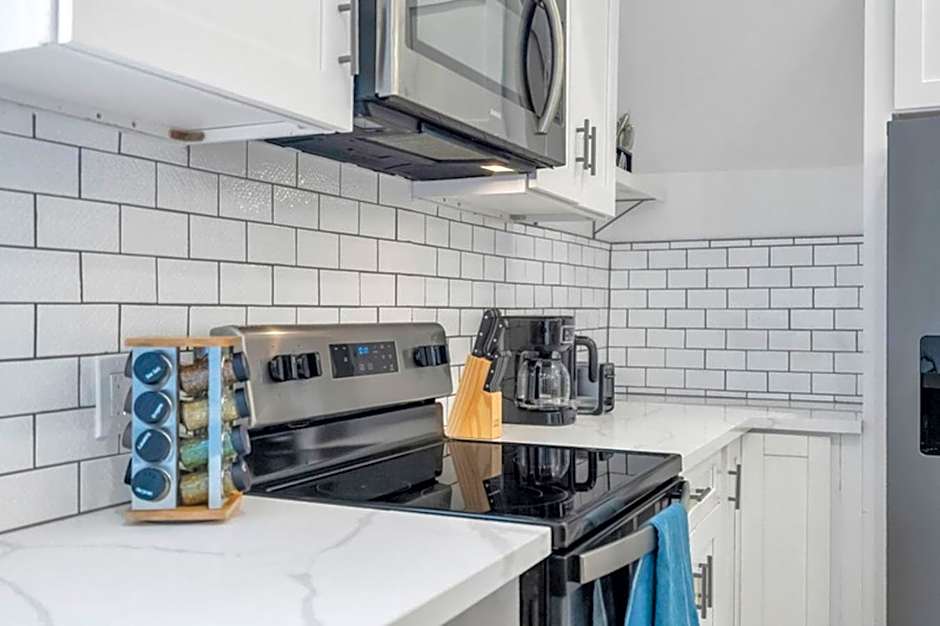 Mid-city Muse W Pool -spacious 5br Minutes To Fq