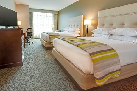 Deluxe Queen Room with Two Queen Beds - Hearing Accessible