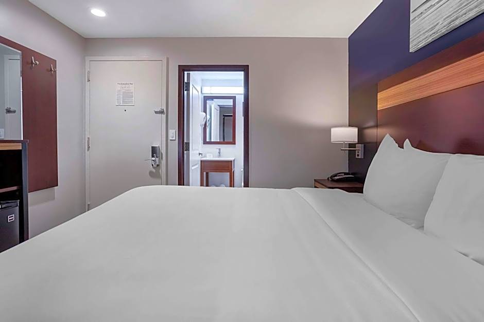 Avion Inn Near LGA Airport, Ascend Hotel Collection