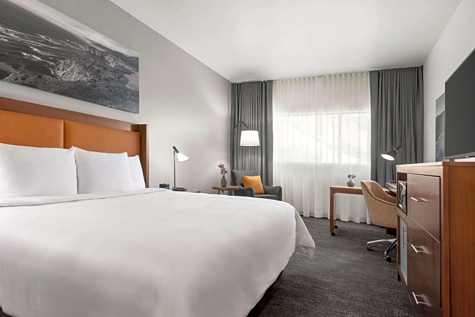 La Quinta Inn & Suites by Wyndham San Luis Obispo Downtown