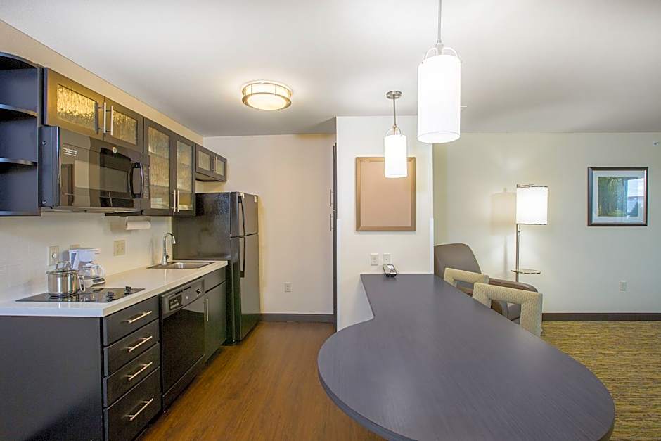 Candlewood Suites Bellevue
