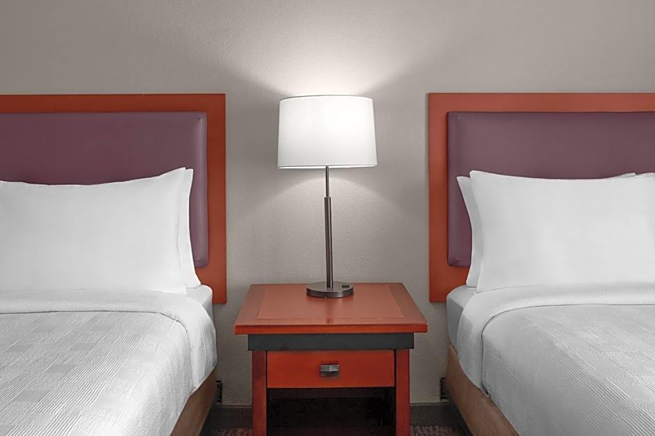 Larkspur Landing Campbell - An All-Suite Hotel
