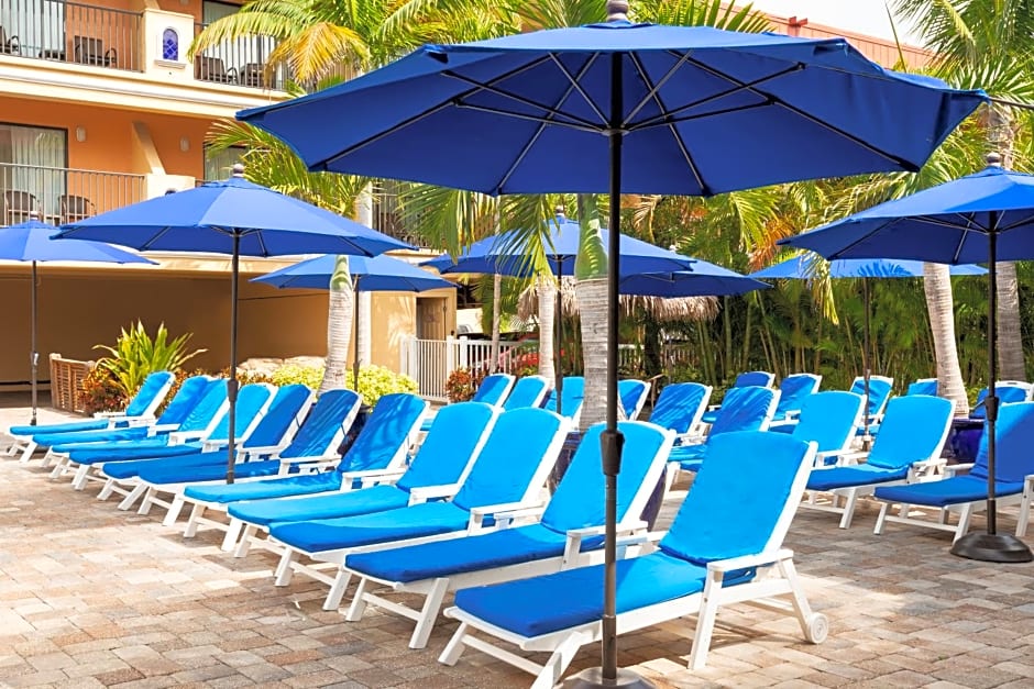 Coconut Cove All-Suite Hotel