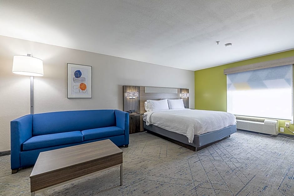Holiday Inn Express Hotel & Suites College Station