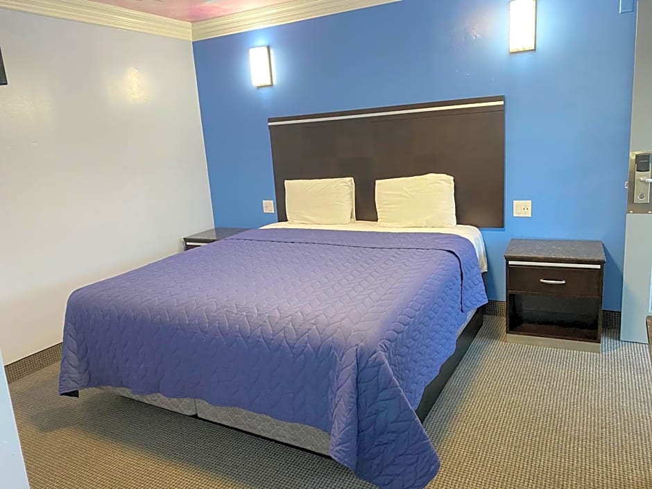 Golden West Manor Motel