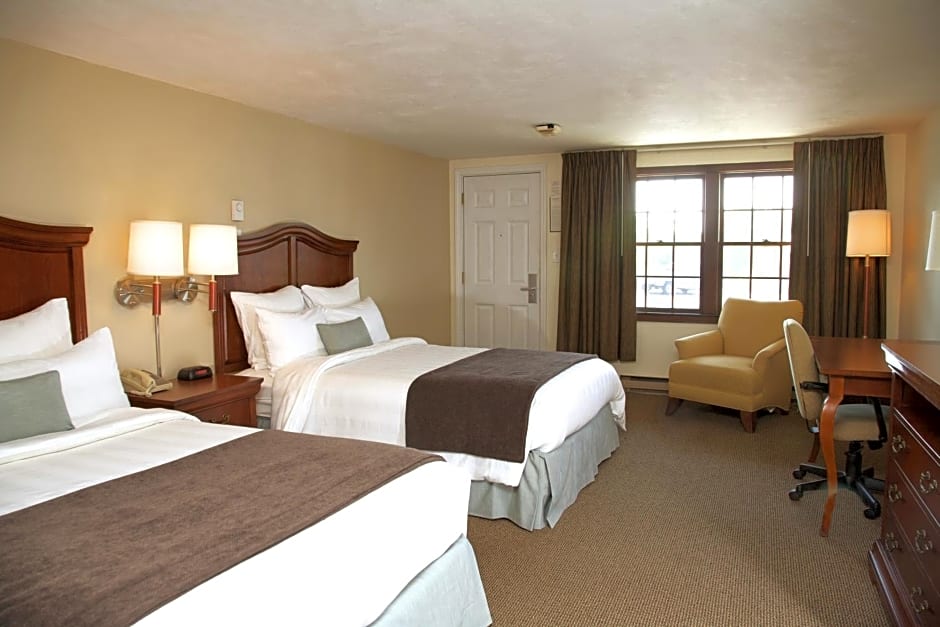 Holiday Hill Inn & Suites