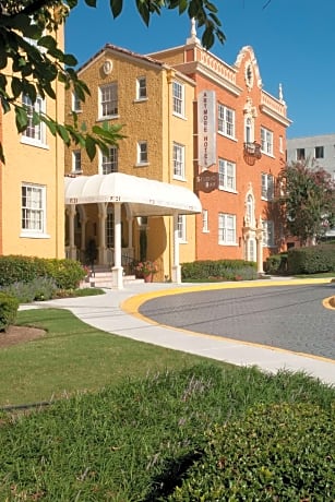 Artmore Hotel