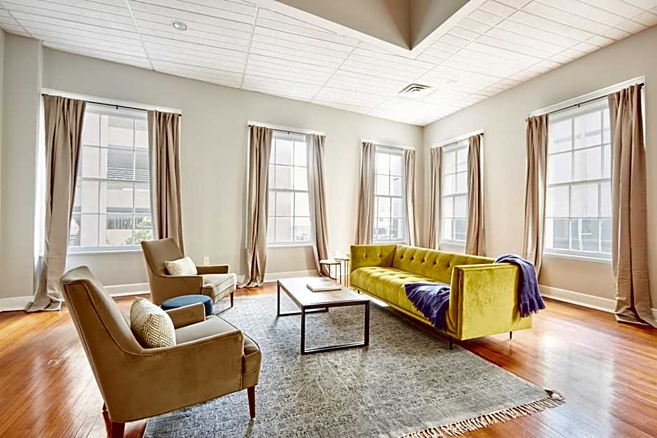 Sonder Baronne Manor