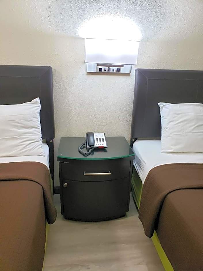 Value Inn & Suites Salina