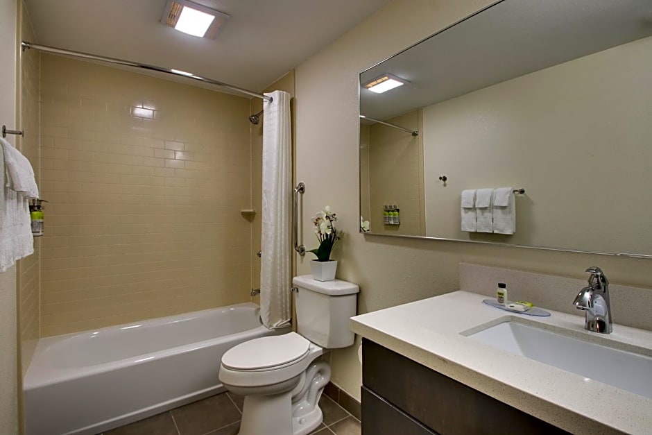 Candlewood Suites Wichita East