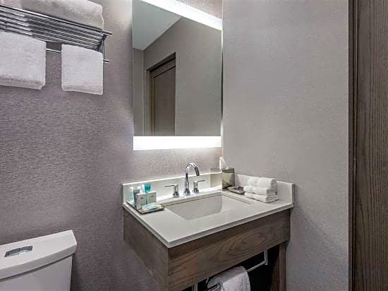 Wyndham Garden LaGuardia South