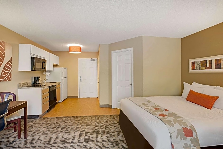 Hawthorn Suites By Wyndham Detroit Auburn Hills - photo 10