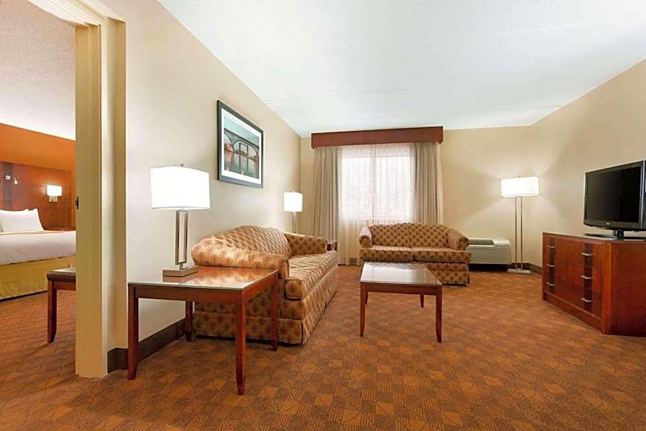 Radisson Hotel Akron/Fairlawn