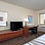 Norwood Inn & Suites Milwaukee