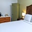 Lamothe House Hotel