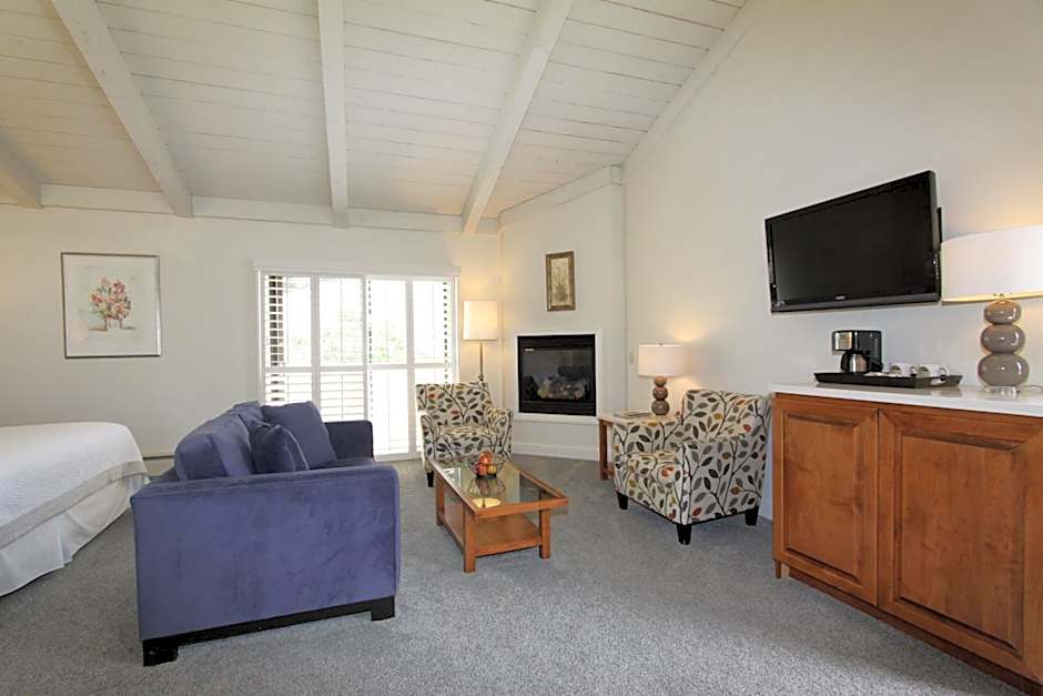 Lobos Lodge