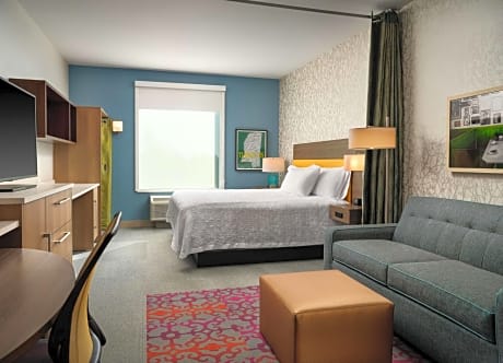 1 KING BED STUDIO SUITE NONSMOKING