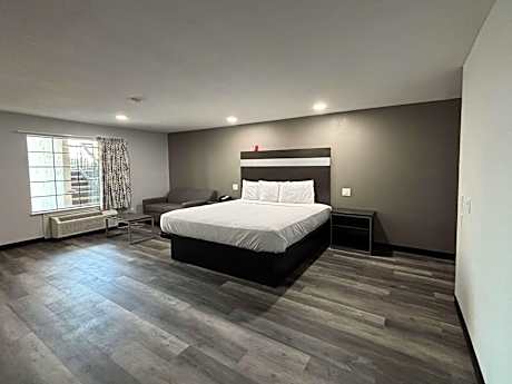 Superior King Suite - Non-Smoking