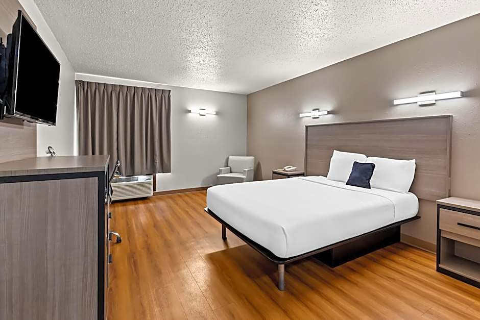 Red Lion Inn & Suites Pontoon Beach