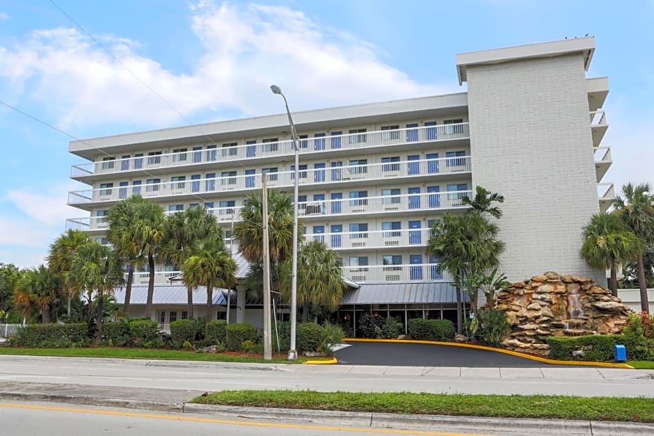 Motel 6 Cutler Bay