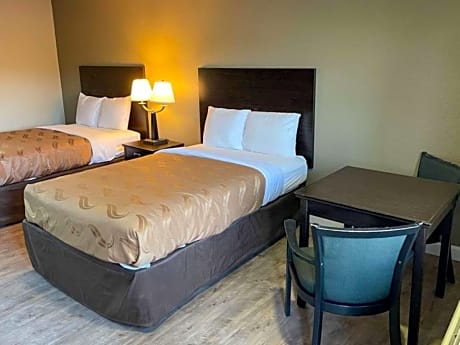 2 Double Beds, Smoking