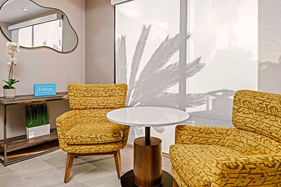 Hampton Inn by Hilton Costa Mesa Newport Beach