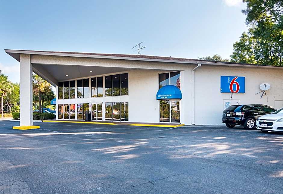 Motel 6 - Tampa Fairgrounds