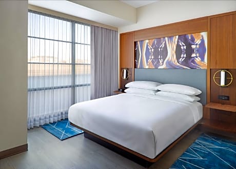 Grand One Bedroom Suite, M Club Lounge Access, 1 Bedroom Hospitality Suite, 1 King, Sofa Bed