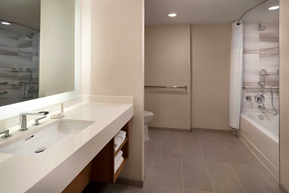 Marriott Long Beach Downtown