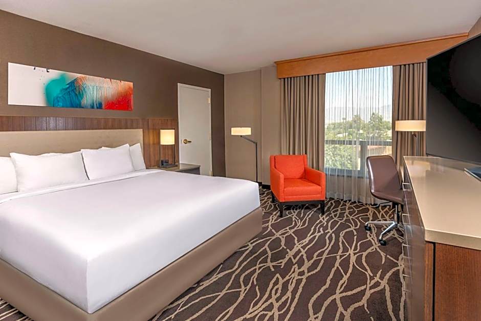 DoubleTree by Hilton San Bernardino