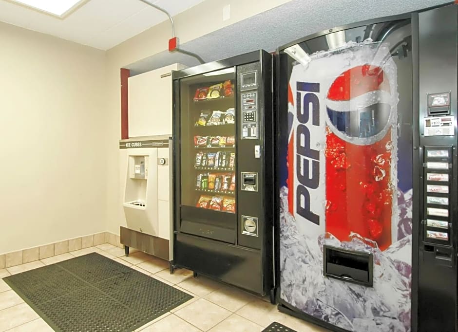 Red Roof PLUS+ Chicago - Hoffman Estates