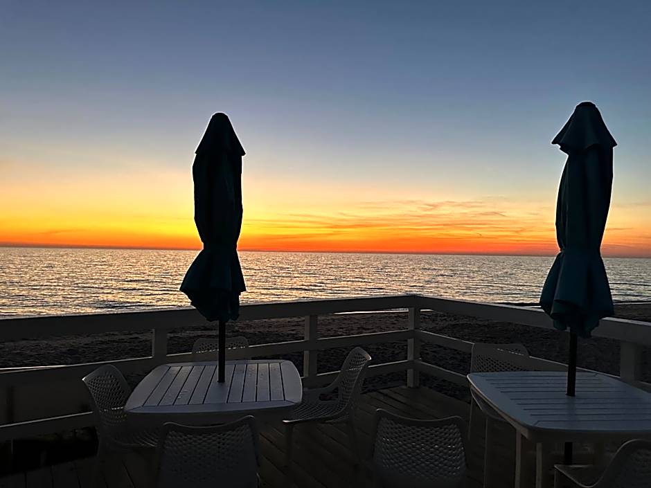 The Pearl Beach Inn